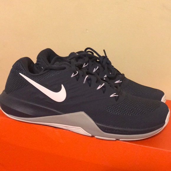 NEW✨Nike Cross Training Shoes. - Picture 3 of 6